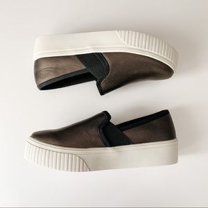 Fabletics x Demi Lovato | Knockout Slip On Sneaker